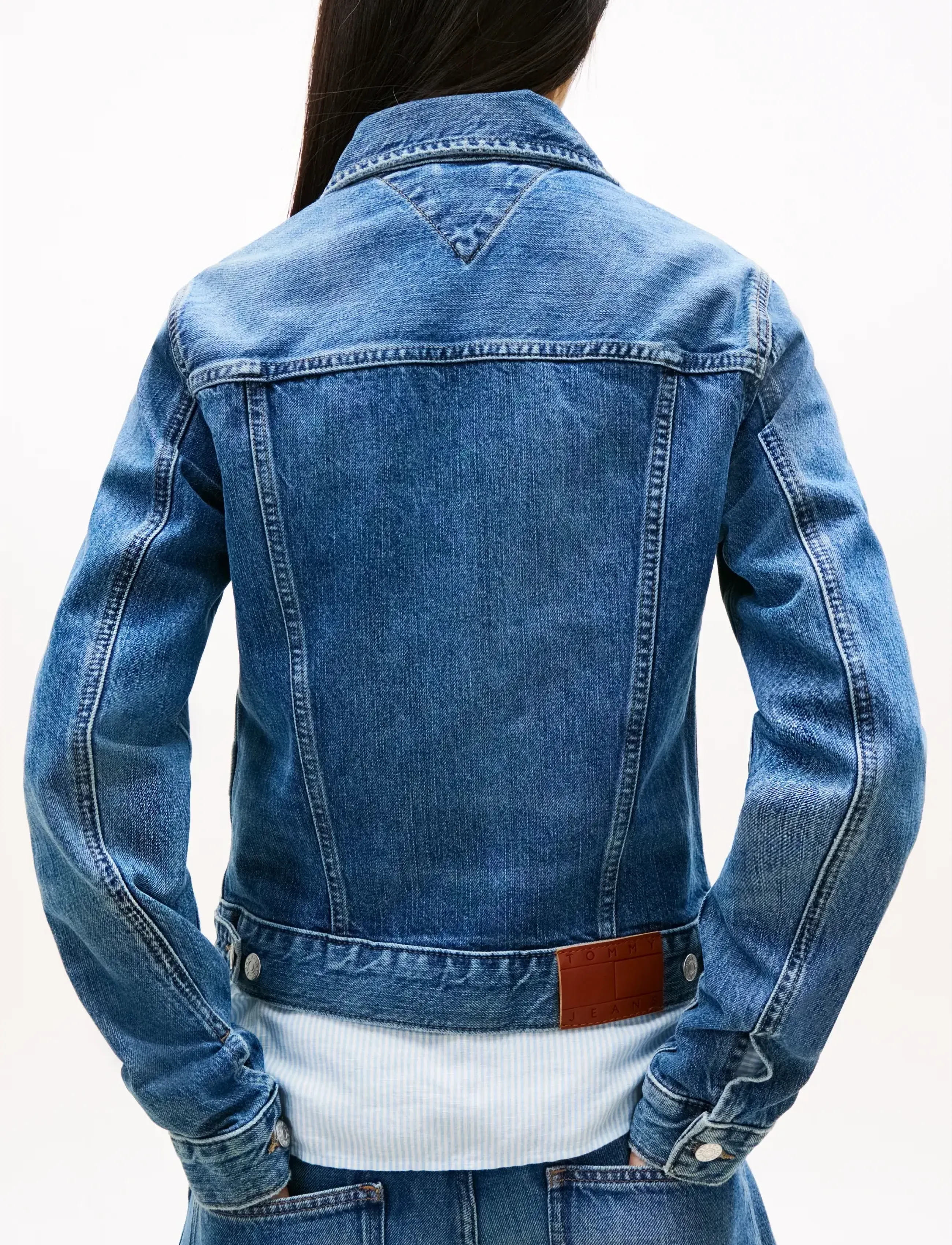 Tommy Jeans - CLASSIC TRUCKER EXT BJ8038 - spring jackets - denim medium - 4