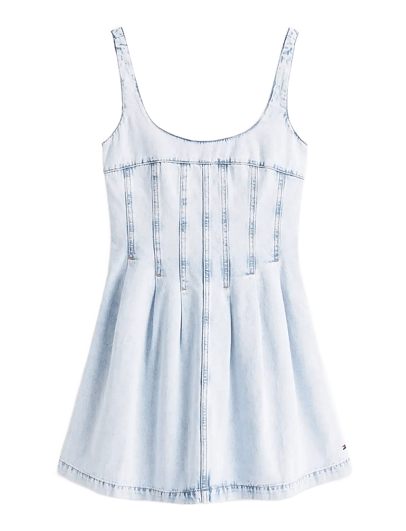 Tommy Jeans - PLEAT SEAM DENIM DRESS BJ6014 - jeansklänningar - denim light - 1