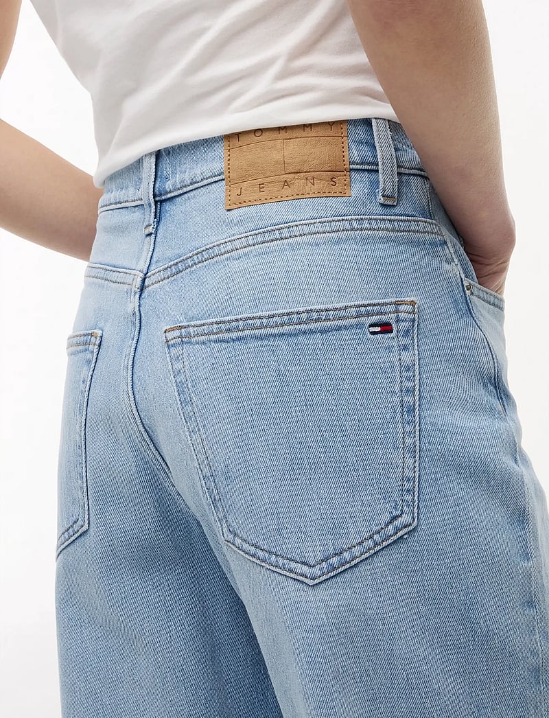 Tommy Jeans - LAYLA HR SLIM STR BJ0111 CO - Įprasto kirpimo džinsai - denim light - 4