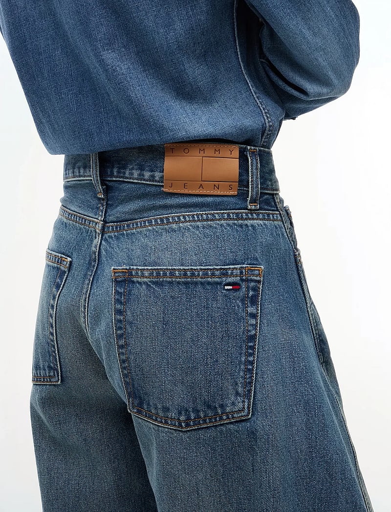 Tommy Jeans - ELLA MID BARREL CBF CJ6034 - barrel jeans - denim dark - 4