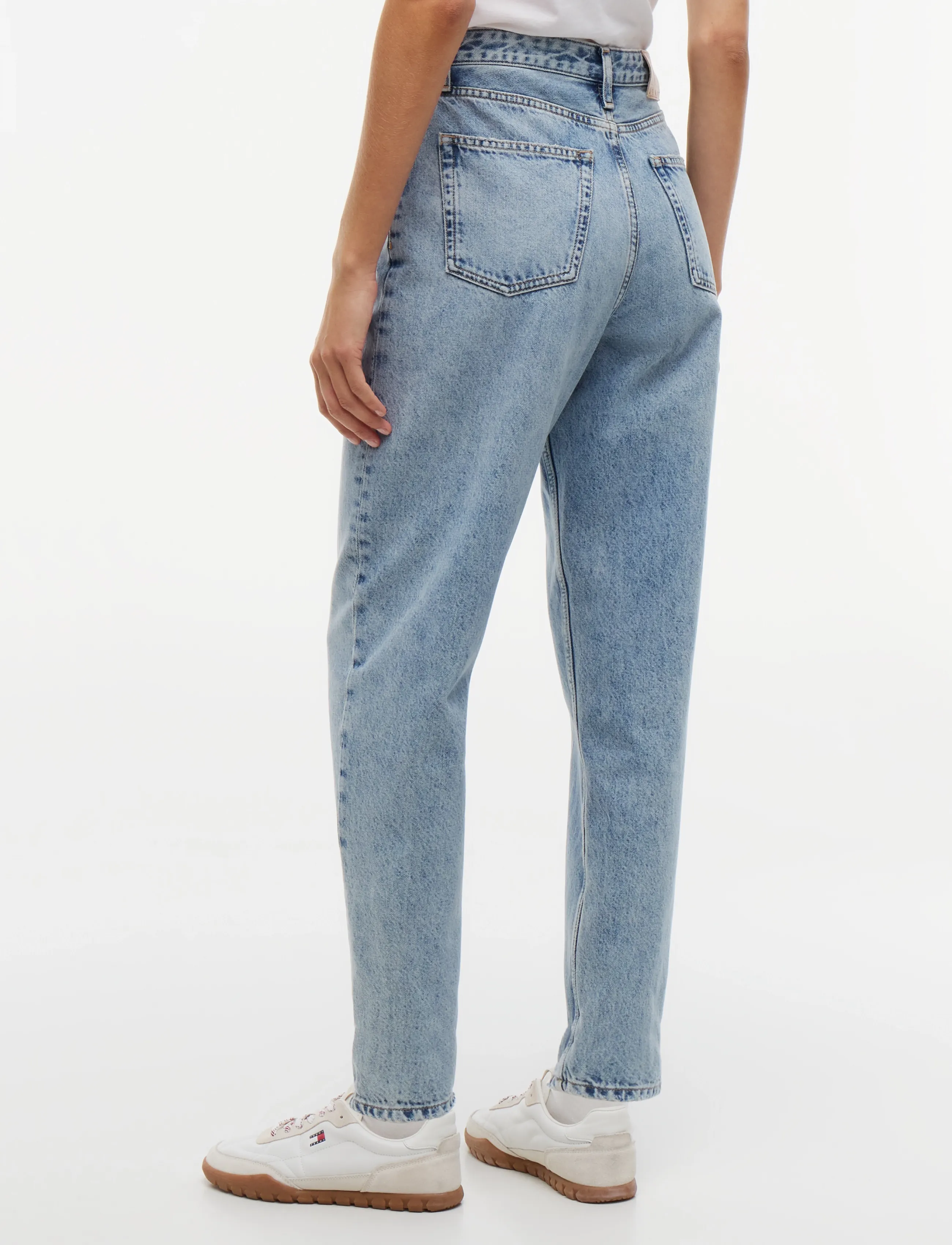 Tommy Jeans - 90S MOM HIGH TAPERED DJ5014 - regular jeans - denim light - 3