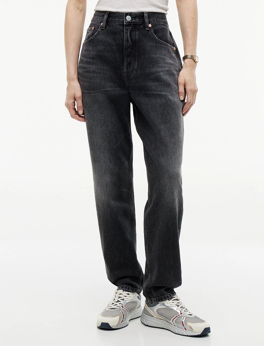 Tommy Jeans - 90S MOM HIGH TAPERED DJ6084 - regular jeans - denim black - 0