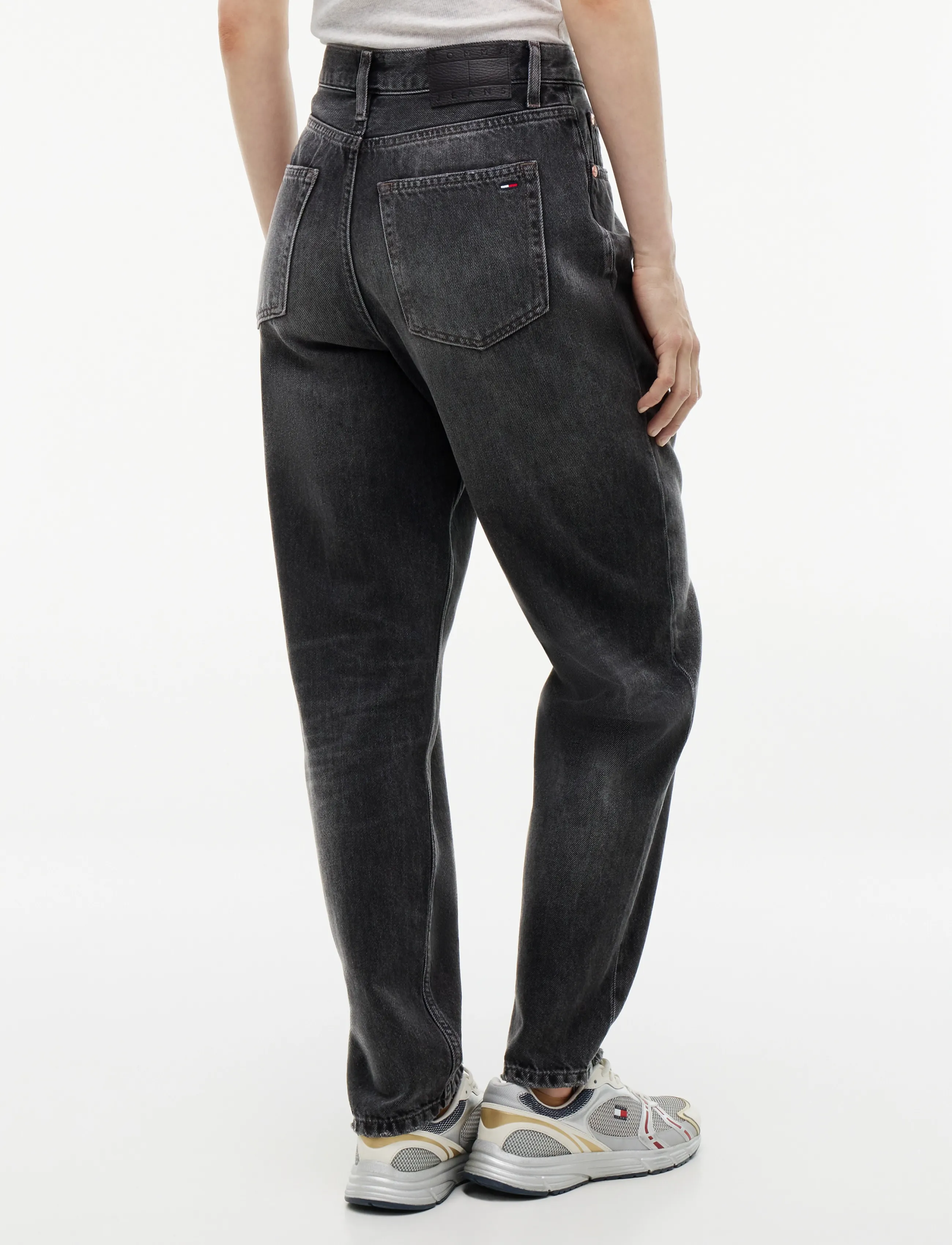 Tommy Jeans - 90S MOM HIGH TAPERED DJ6084 - regular jeans - denim black - 3