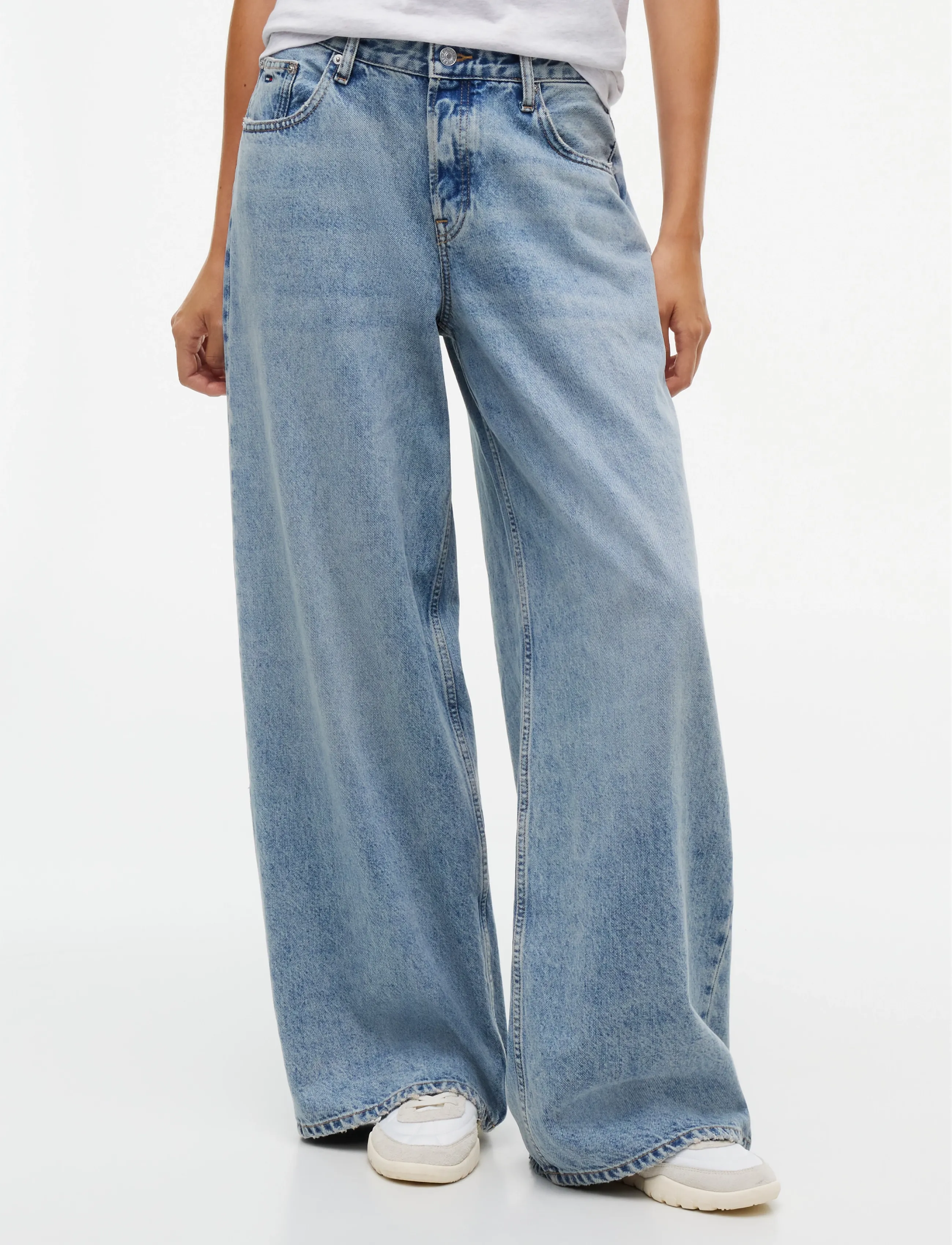 Tommy Jeans DAISY LOW RISE LOOSE DJ5014 - Tøj - DENIM LIGHT / blue