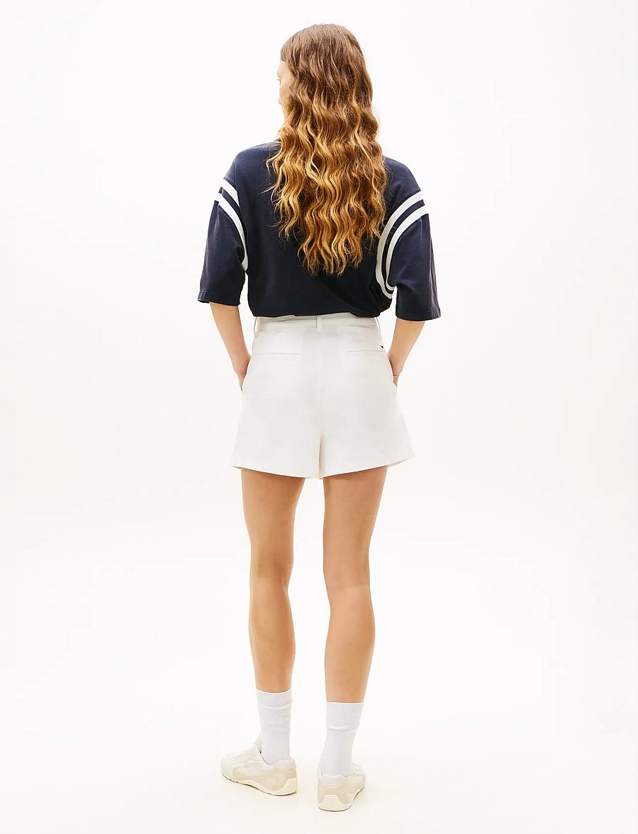 Tommy Jeans - TJW CLAIRE HR PLEATED SHORTS - chino shorts - ecru - 2