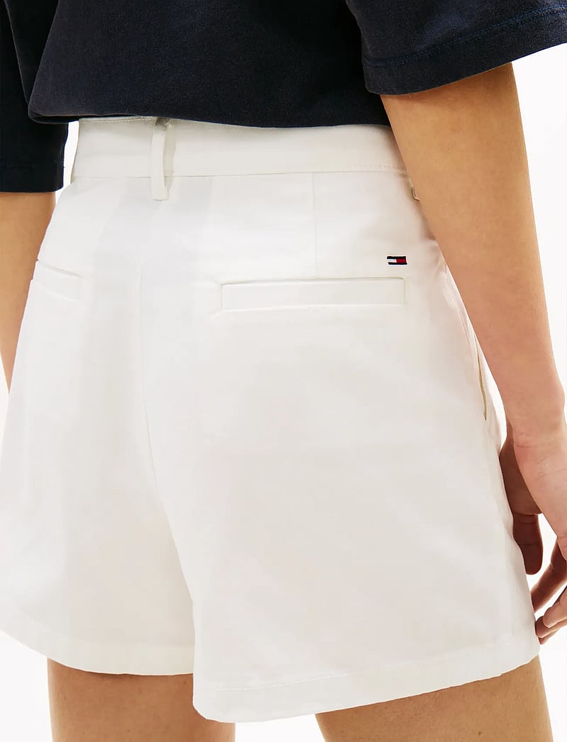 Tommy Jeans - TJW CLAIRE HR PLEATED SHORTS - chino shorts - ecru - 4