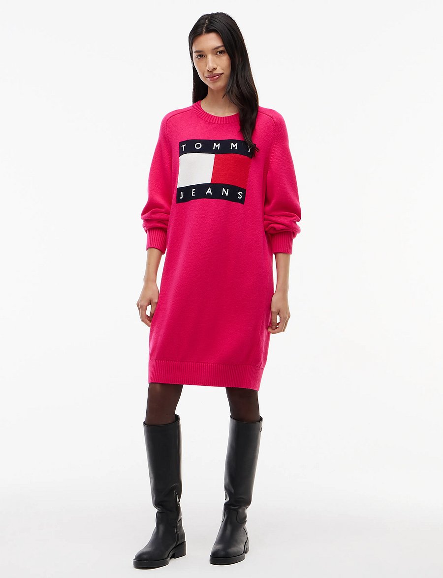 Tommy Jeans - TJW SWEATER FLAG DRESS EXT - strickkleider - bright cerise pink - 0
