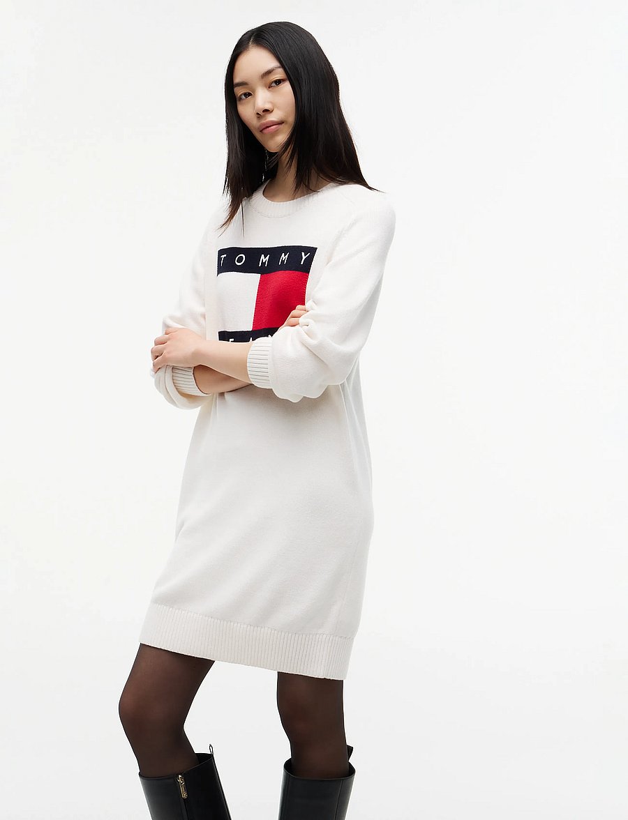Tommy Jeans - TJW SWEATER FLAG DRESS EXT - strikkjoler - off white - 3