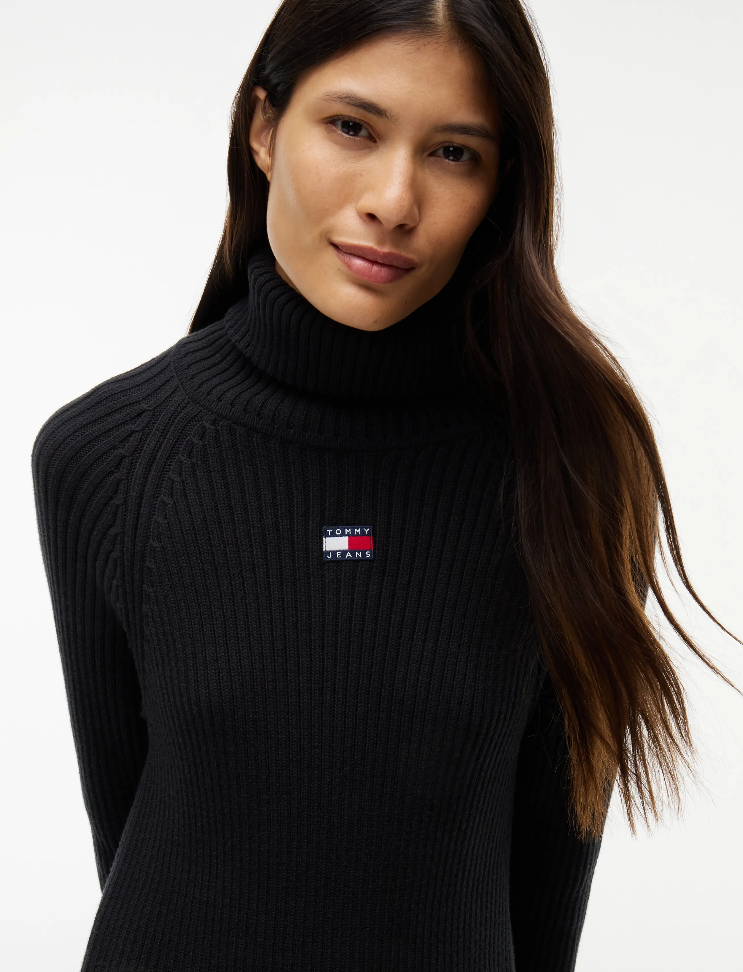 Tommy Jeans - TJW BADGE MIDI SWEATER DRESS - knitted dresses - black - 2