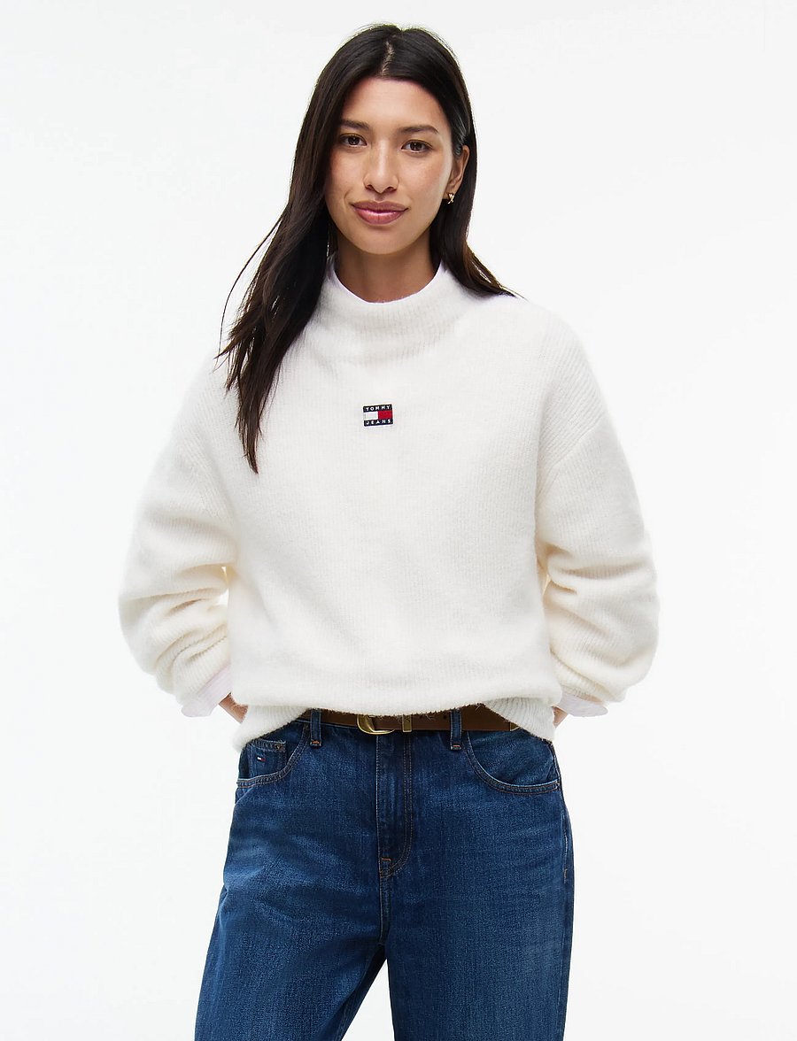 Tommy Jeans - TJW MOCKNECK BADGE SWEATER EXT - jumpers - off white - 0