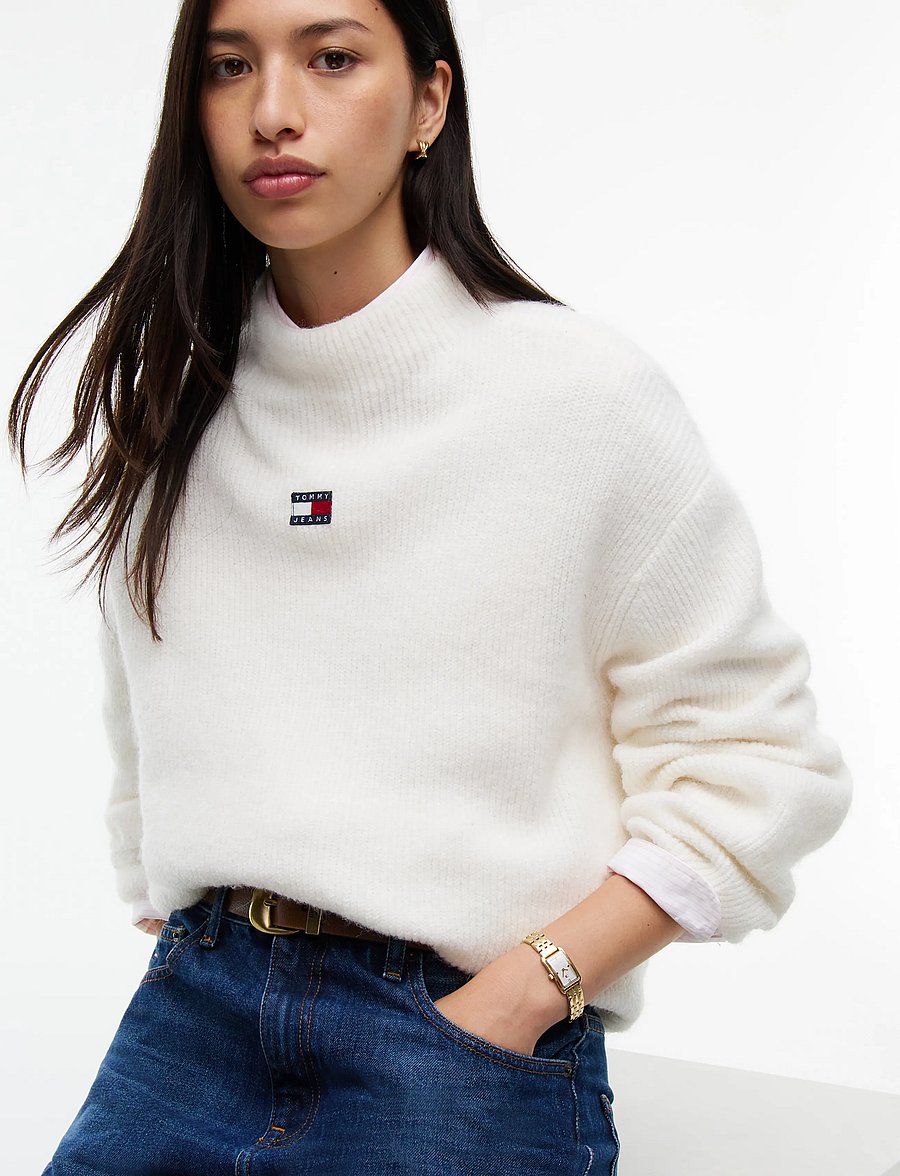 Tommy Jeans - TJW MOCKNECK BADGE SWEATER EXT - jumpers - off white - 3