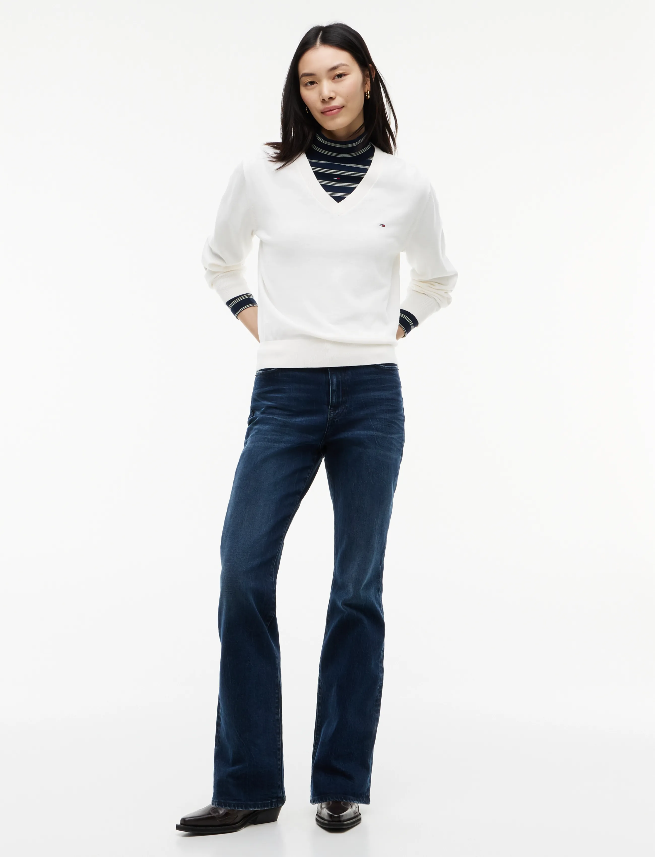 Tommy Jeans - TJW ESSENTIAL VNECK SWEATER EXT - striktrøjer - off white - 4