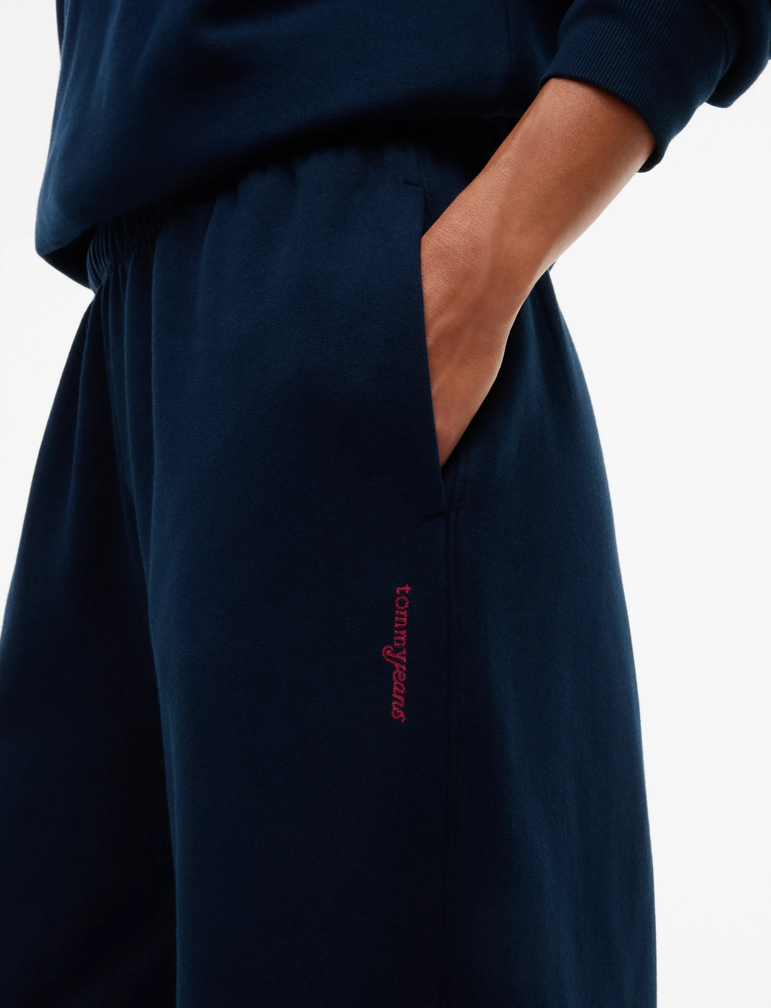 Tommy Jeans - TJW WIDE LEG SCRIPT SWEATPANTS - alltags-style - dark blue - 5