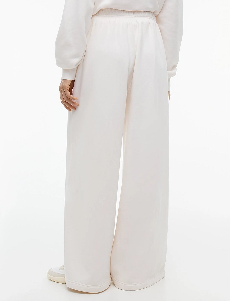 Tommy Jeans - TJW WIDE LEG SCRIPT SWEATPANTS - hverdags stil - off white - 2