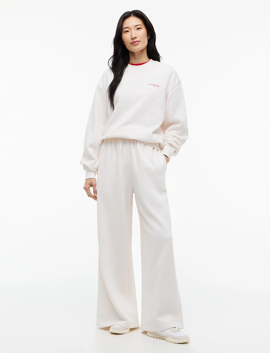 Tommy Jeans - TJW WIDE LEG SCRIPT SWEATPANTS - hverdags stil - off white - 3