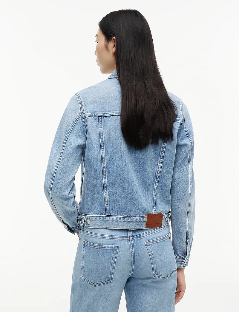 Tommy Jeans - CLASSIC TRCKR JACKET EXT CJ8019 - frühlingsjacken - denim light - 2