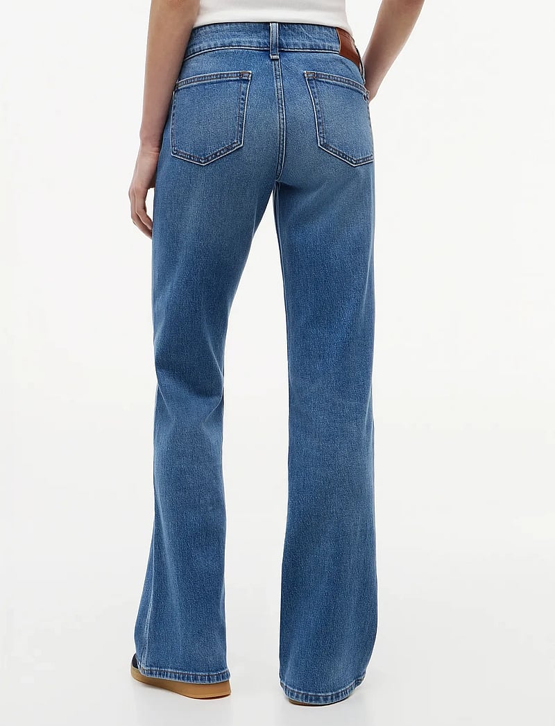 Tommy Jeans - SIA LOW BOOTCUT BJ0133 - bootcut jeans - denim medium - 2