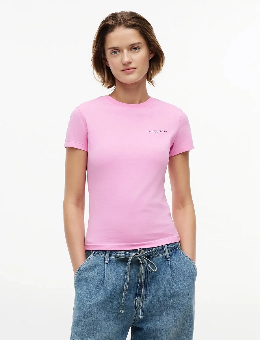 Tommy Jeans - TJW SLIM ESS LOGO 1 SS TEE EXT - t-shirts - pink daisy - 0