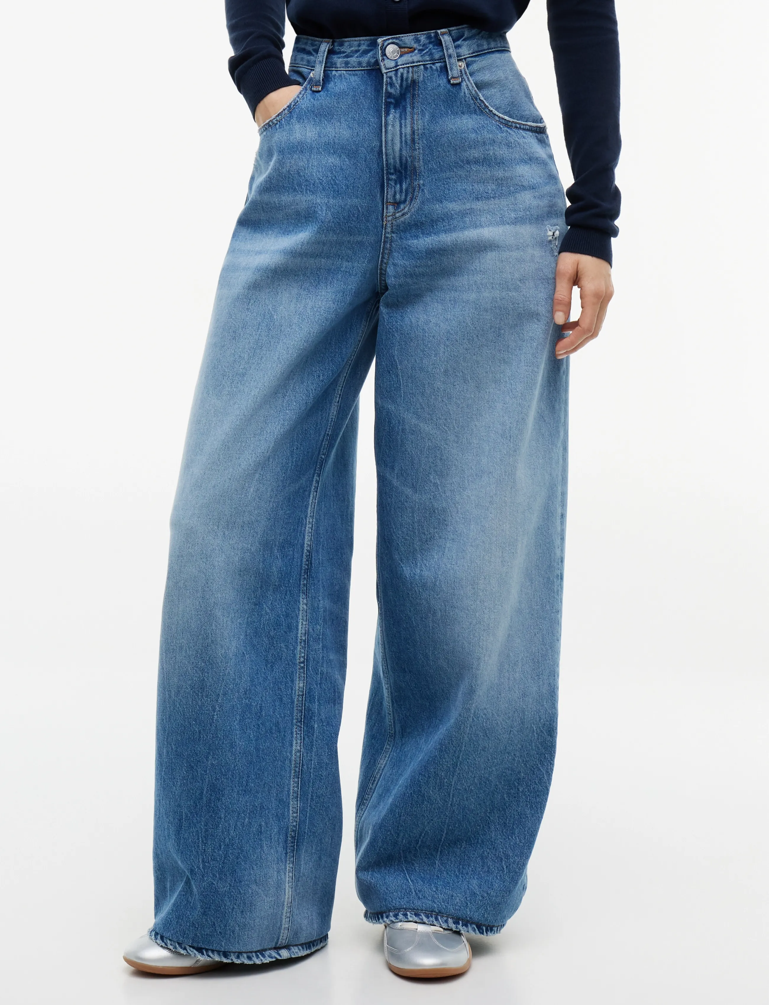 Tommy Jeans CHARLIE MID RISE LOOSE DJ2035 - Wide leg jeans - DENIM MEDIUM / blue