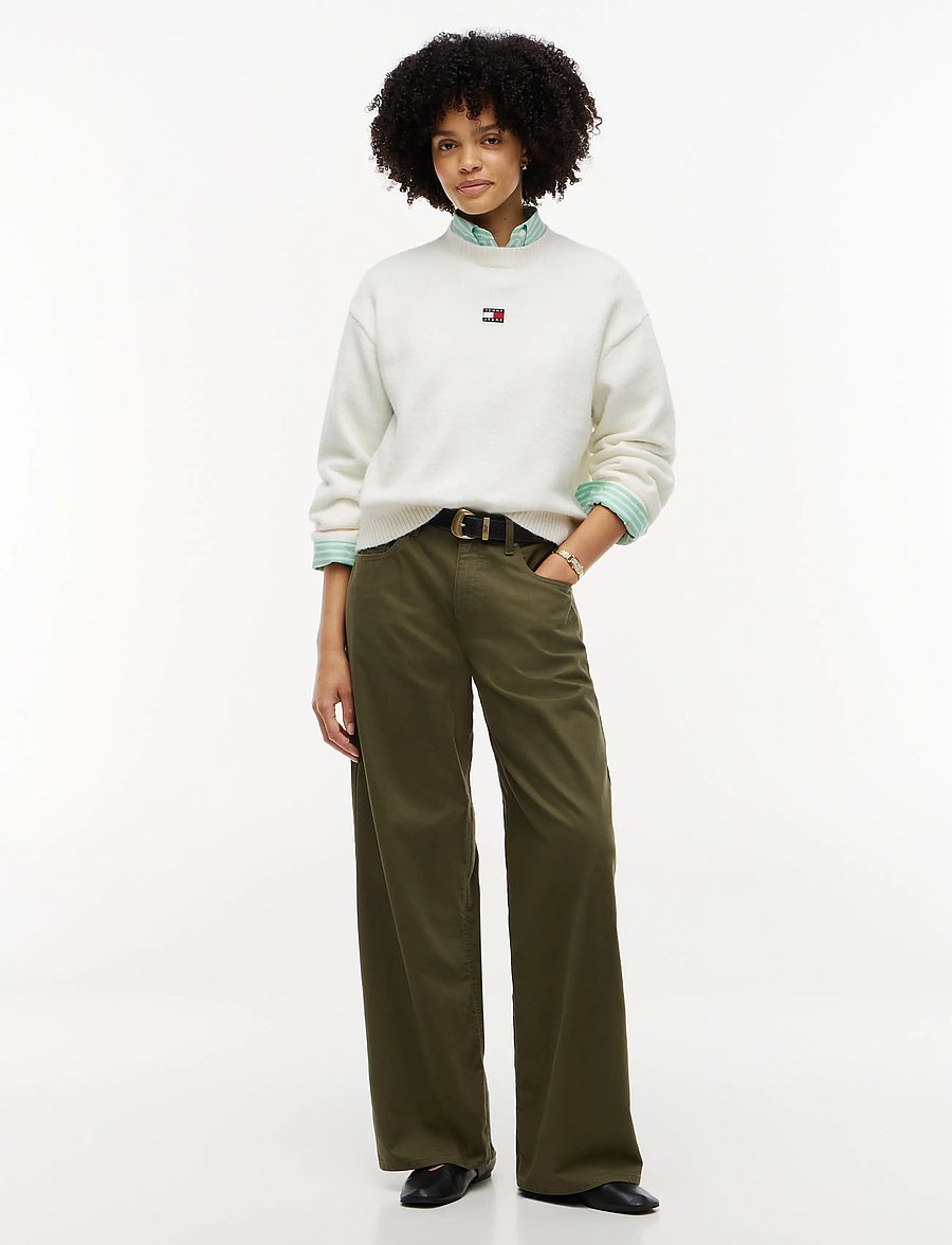 Tommy Jeans - TJW FLUFFY BADGE SWEATER EXT - striktrøjer - off white - 4