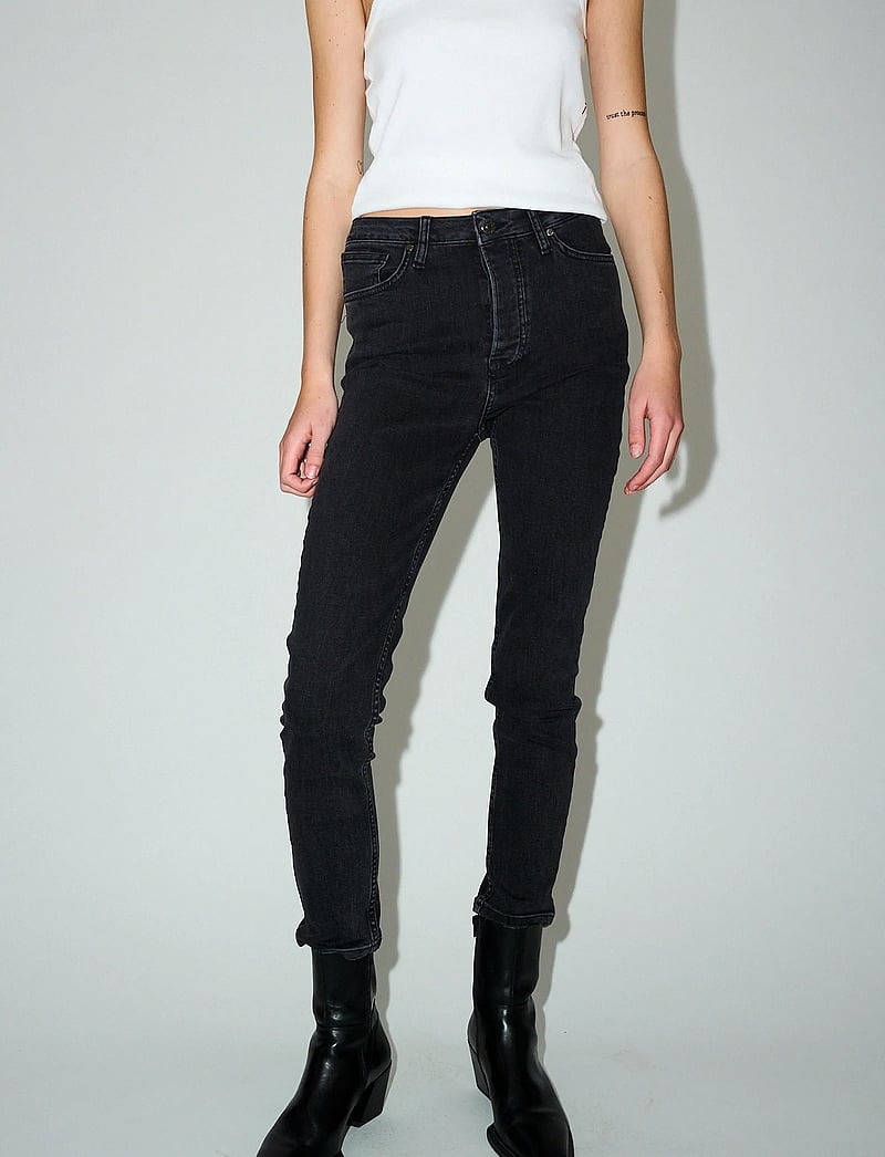 Tomorrow - TRW-Hepburn Jeans Wash Original Bla - tapered jeans - black - 5