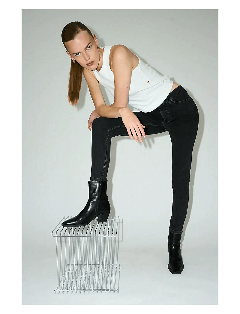 Tomorrow - TRW-Hepburn Jeans Wash Original Bla - tapered jeans - black - 3