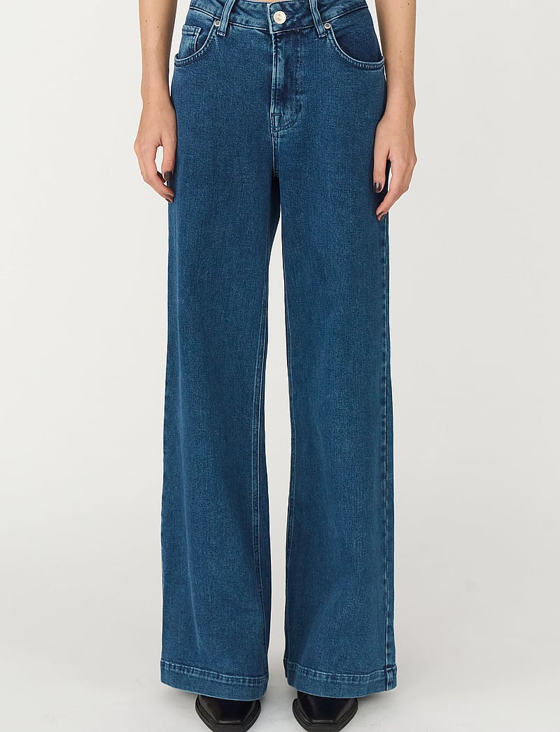 Tomorrow - TRW-Kersee Jeans Wash Dark Iowa - schlaghosen - denim blue - 0