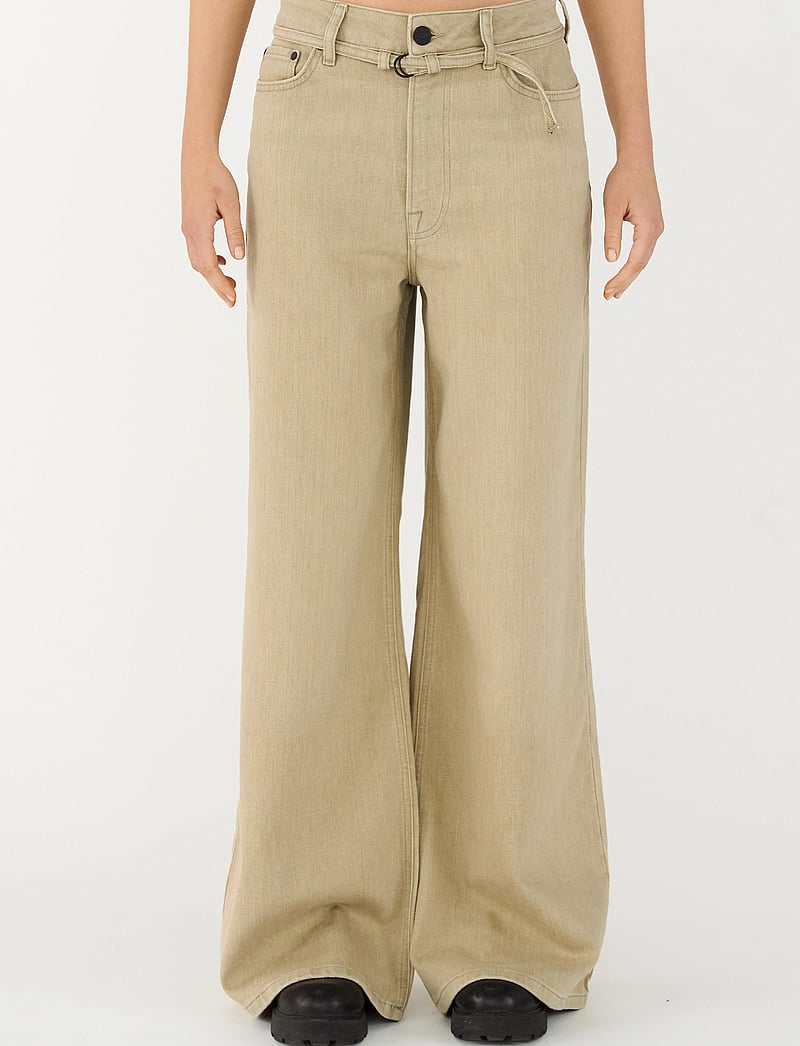 Tomorrow - TRW-Arizona Belted Jeans Wash Origi - hosen mit weitem bein - khaki - 0