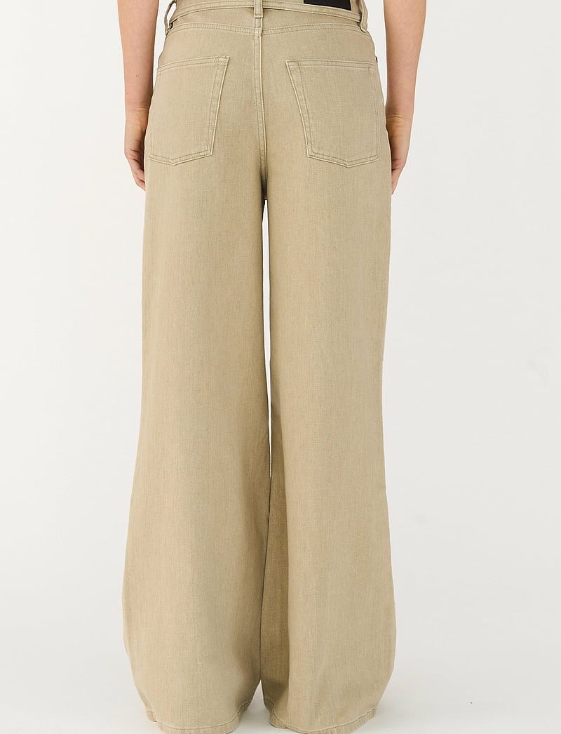 Tomorrow - TRW-Arizona Belted Jeans Wash Origi - hosen mit weitem bein - khaki - 4