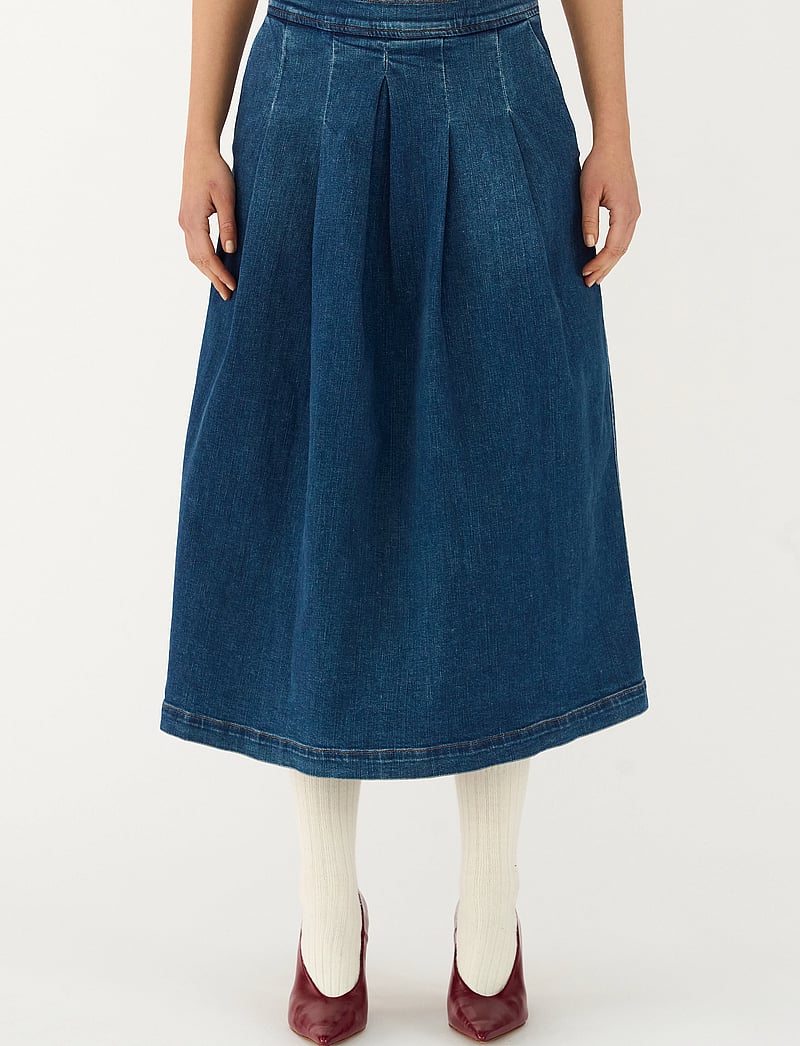 Tomorrow - TRW-Ellen Ball Gown Skirt Wash Brig - jeansröcke - denim blue - 0