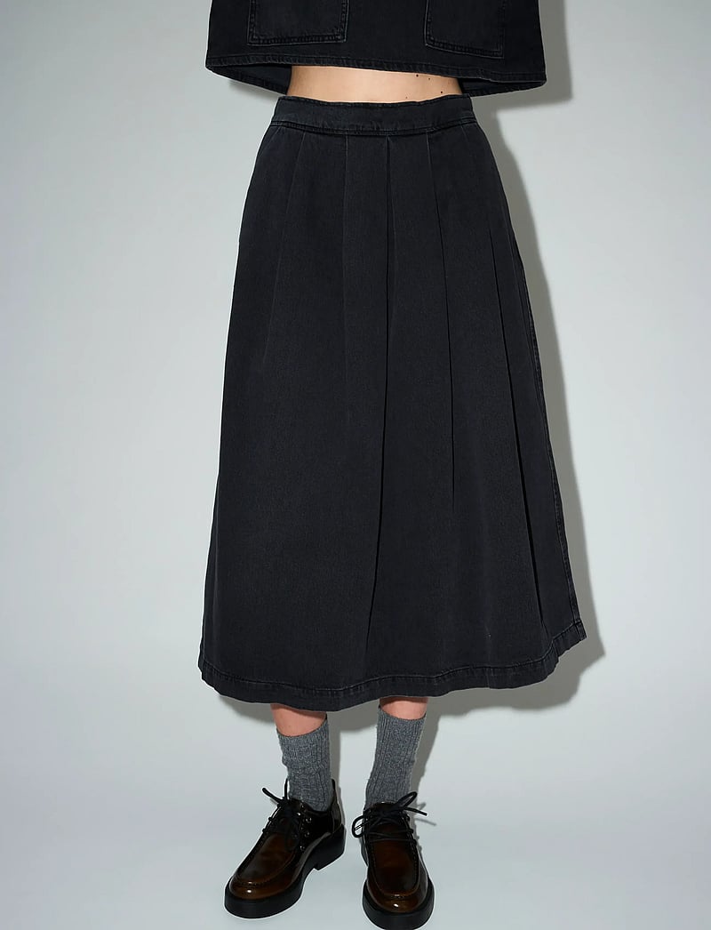 Tomorrow - TRW-Ellen Ball Gown Skirt Wash Mila - plisserade kjolar - black - 0