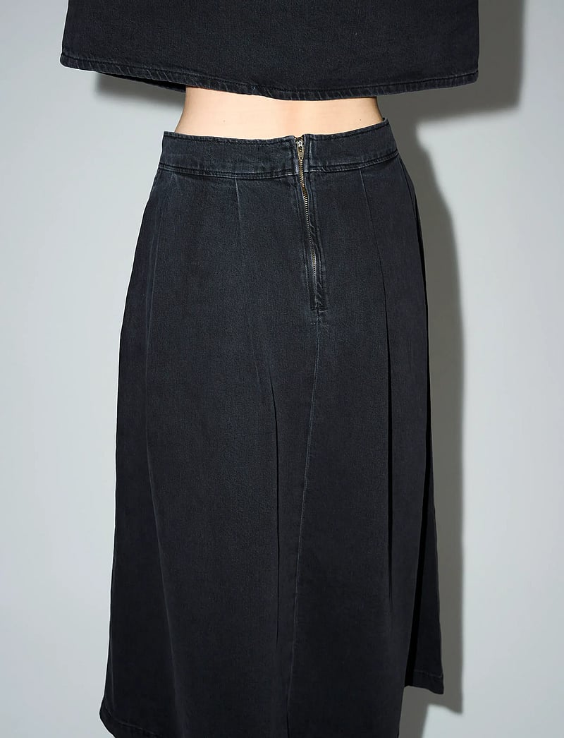 Tomorrow - TRW-Ellen Ball Gown Skirt Wash Mila - plisserade kjolar - black - 3