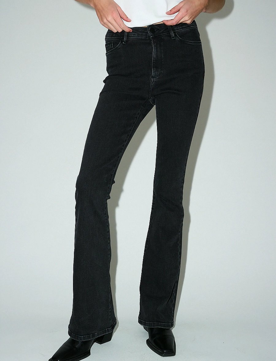 Tomorrow - TRW-Albert Flare Original Black - flared jeans - black - 0