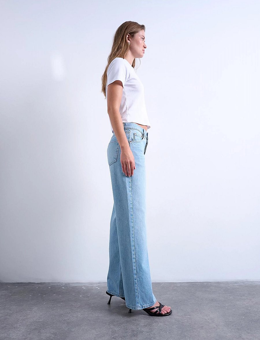Topshop - TSEMBER LR WIDE DNM JEANS LB NOOS - hosen mit weitem bein - light blue denim - 0