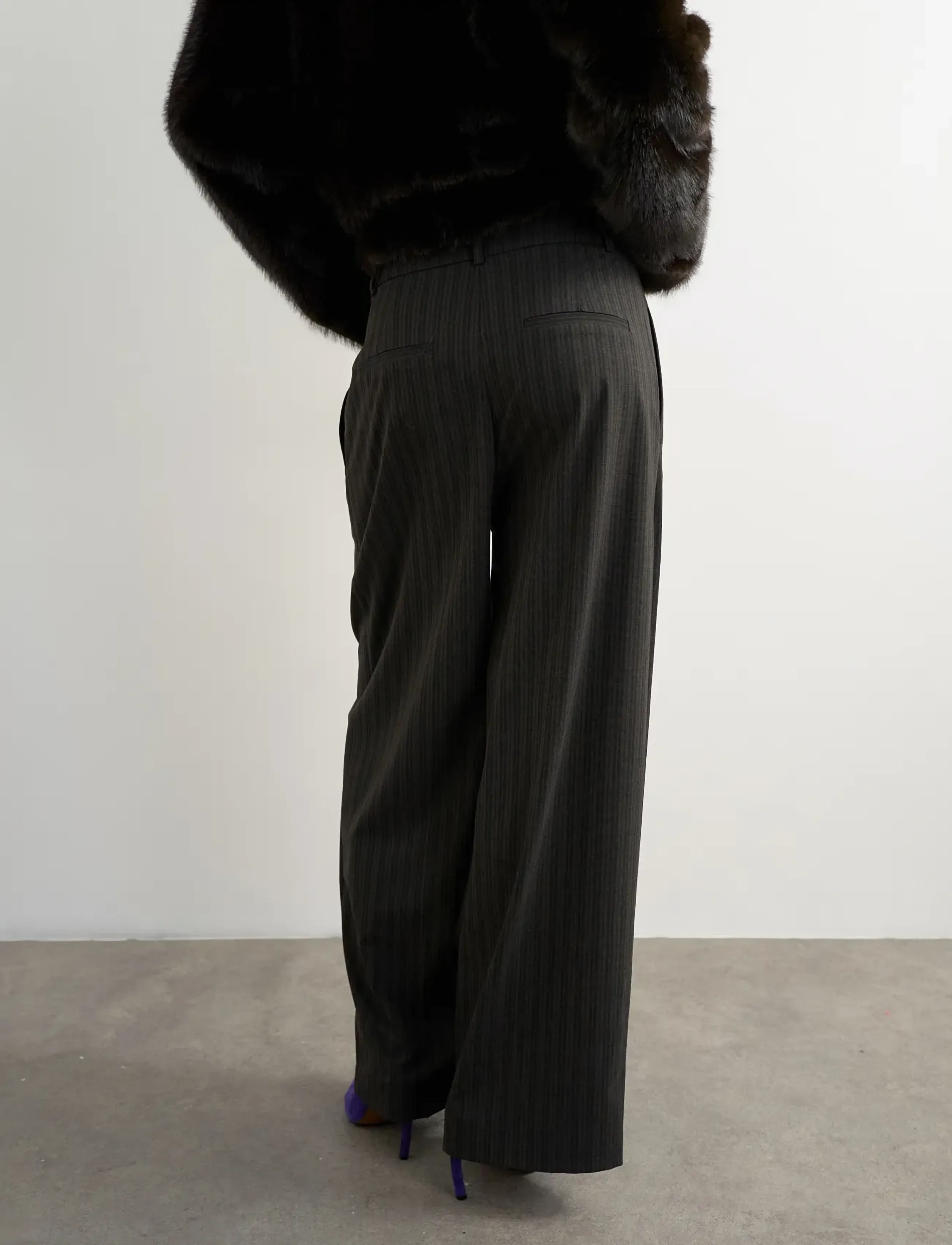Topshop - TSTASCHA PLEATED WIDE LEG TROUSERS WVN - hosen mit weitem bein - chocolate brown - 4