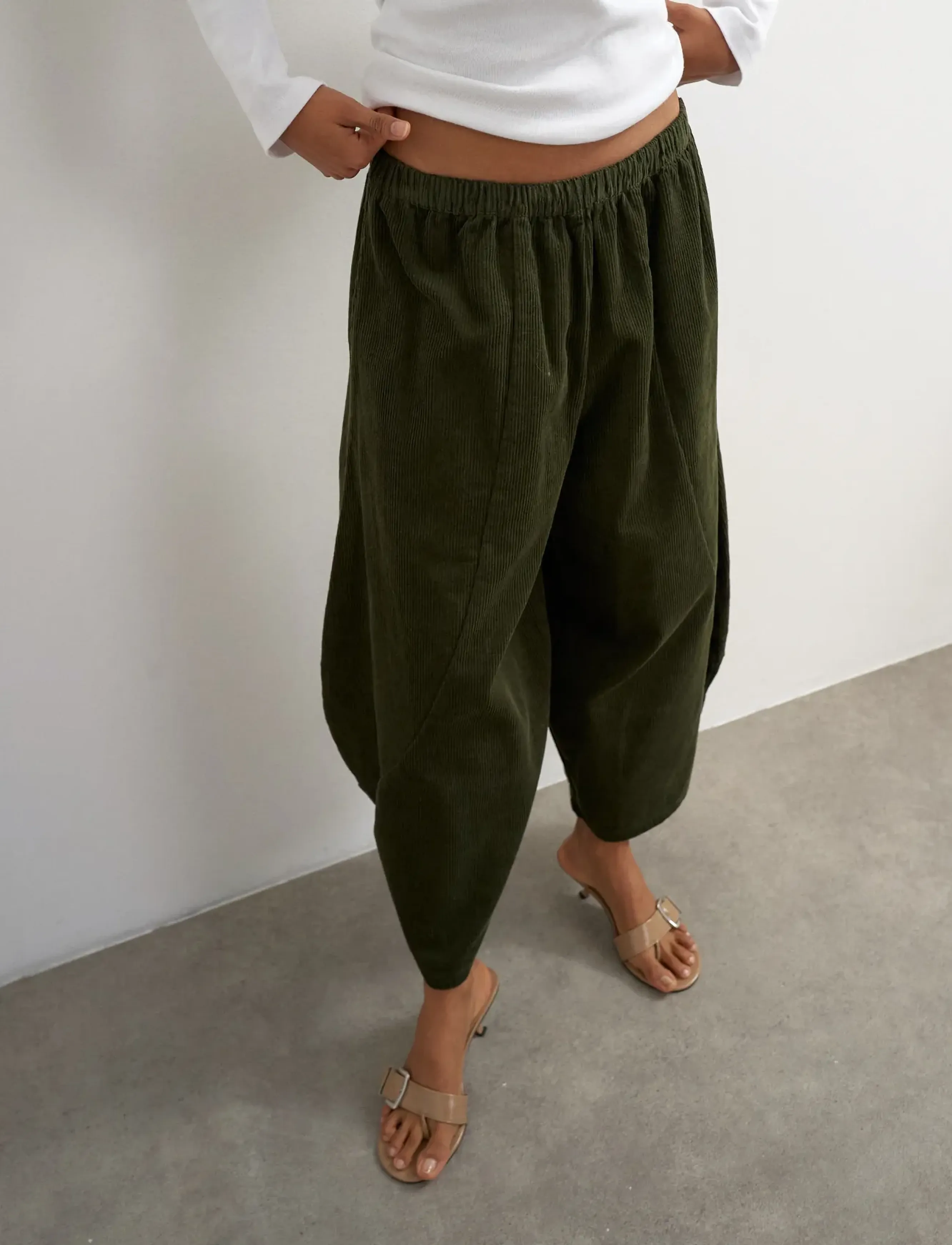Topshop TSEVA OVOIDE TROUSERS WVN - Streetstyle - GREEN BEE / khaki/green