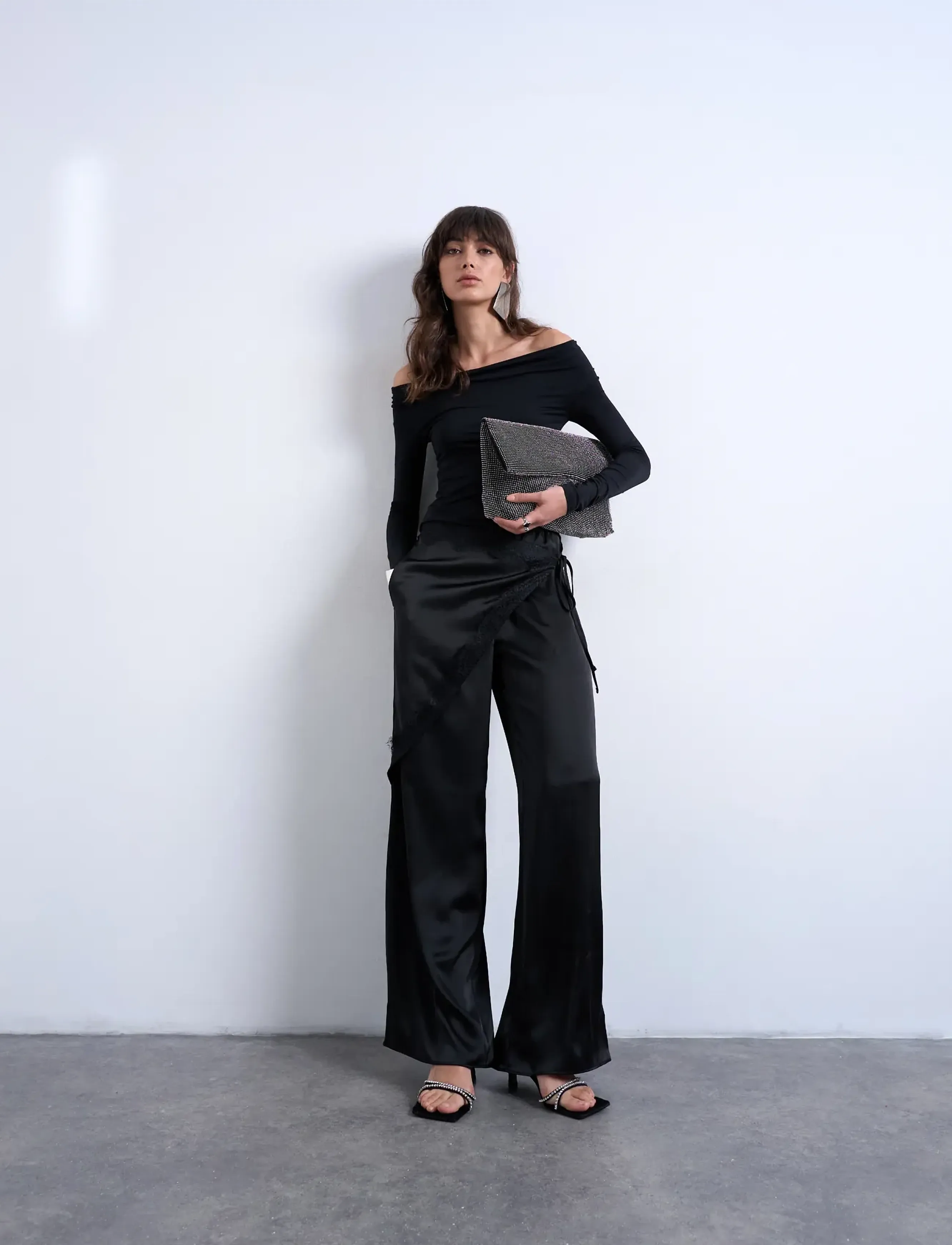 TOPSHOP Tselin Satin Lace Wide Trousers Wvn byxor dam – bild 4