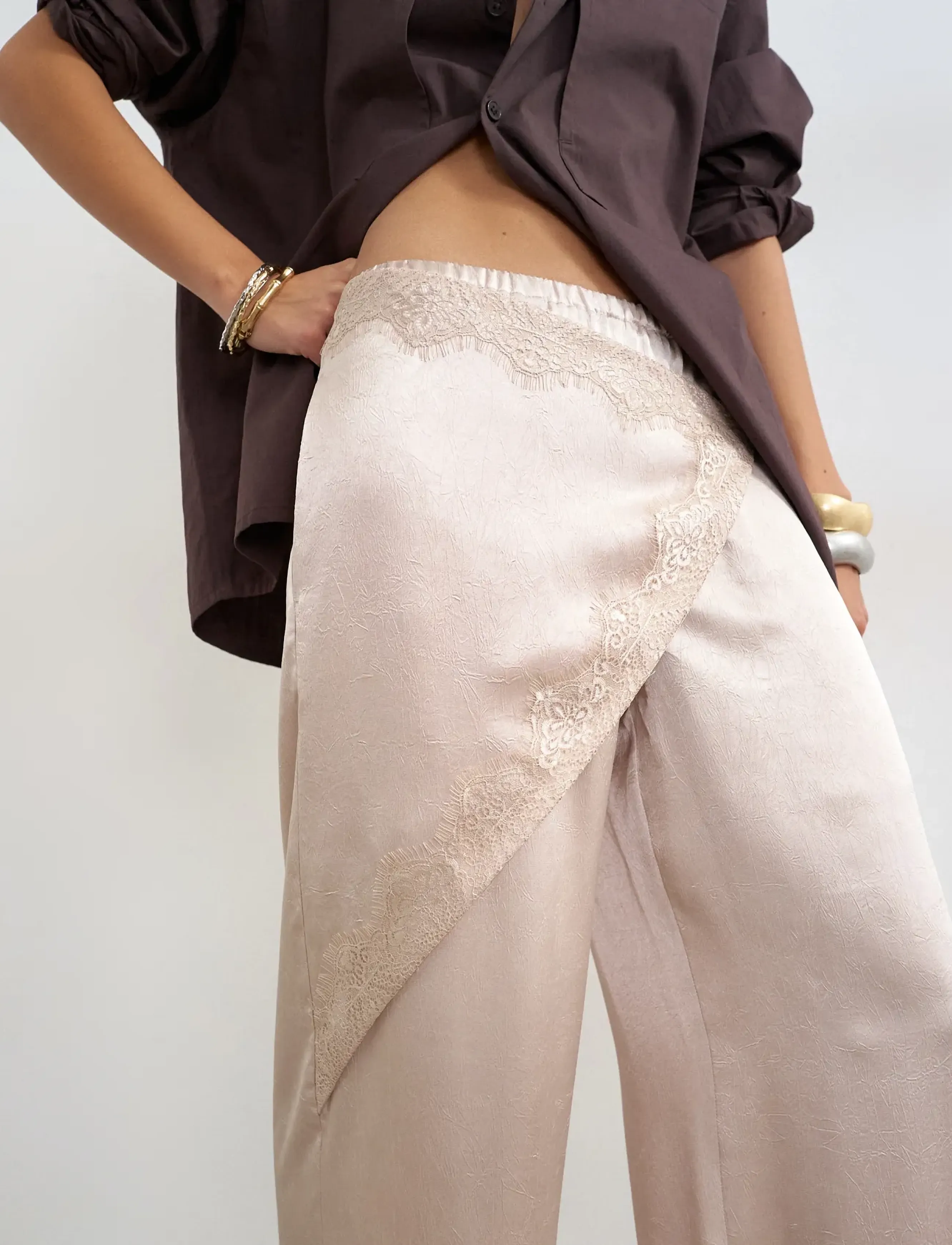 TOPSHOP Tselin Satin Lace Wide Trousers Wvn byxor dam – bild 3