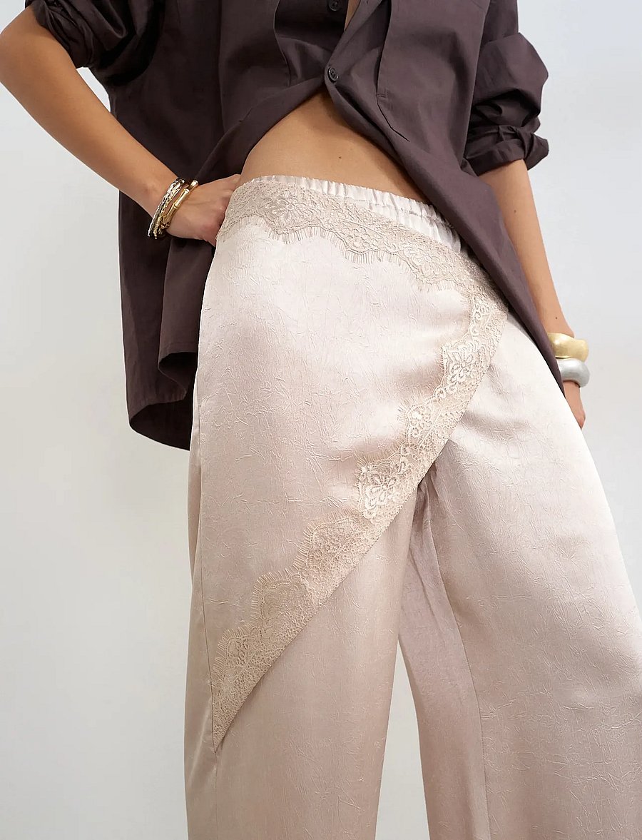 Topshop - TSELIN SATIN LACE WIDE TROUSERS WVN - hosen mit weitem bein - oyster white - 4