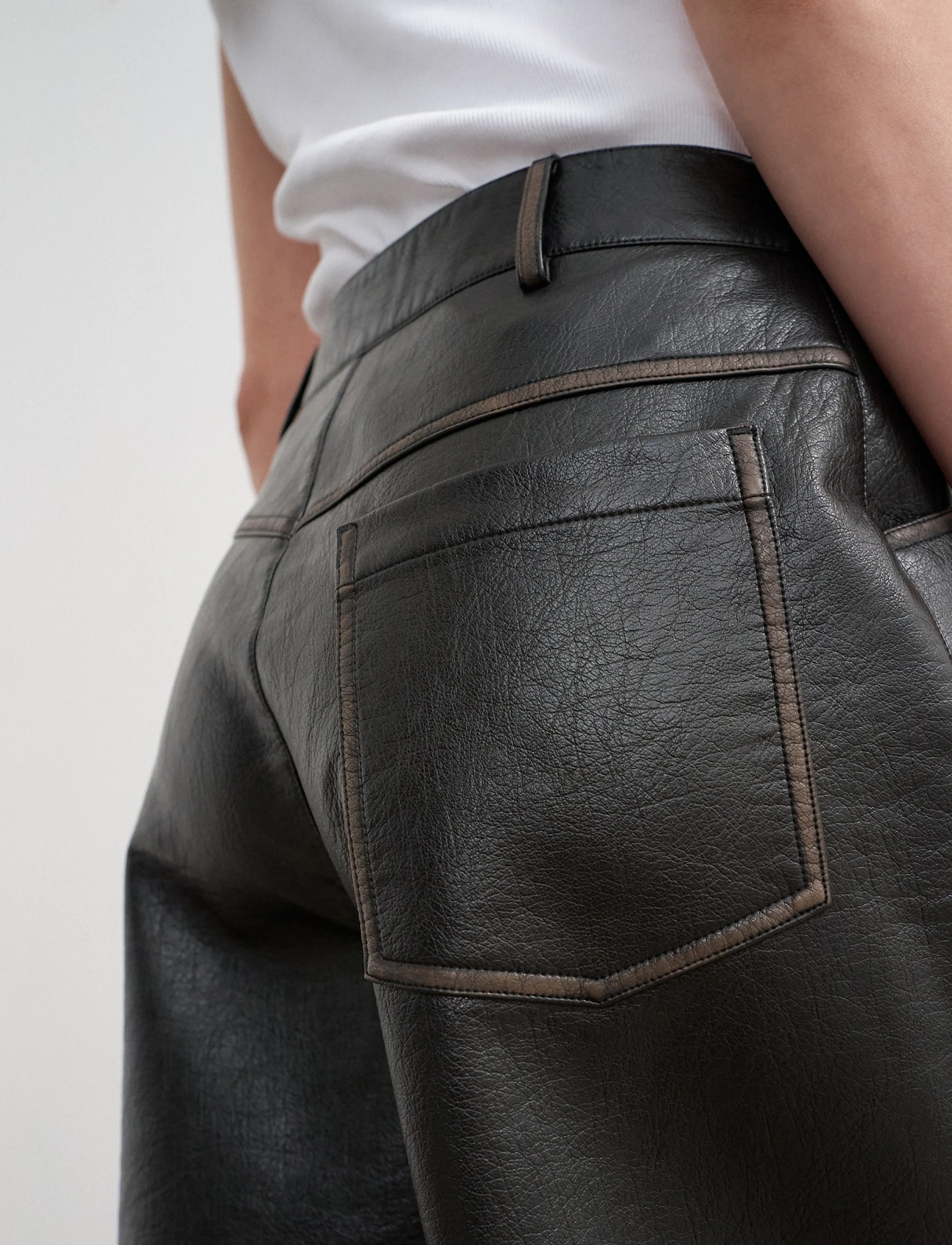 Topshop - TSSILJE COATED SHORTS - lühikesed nahkpüksid - black - 5