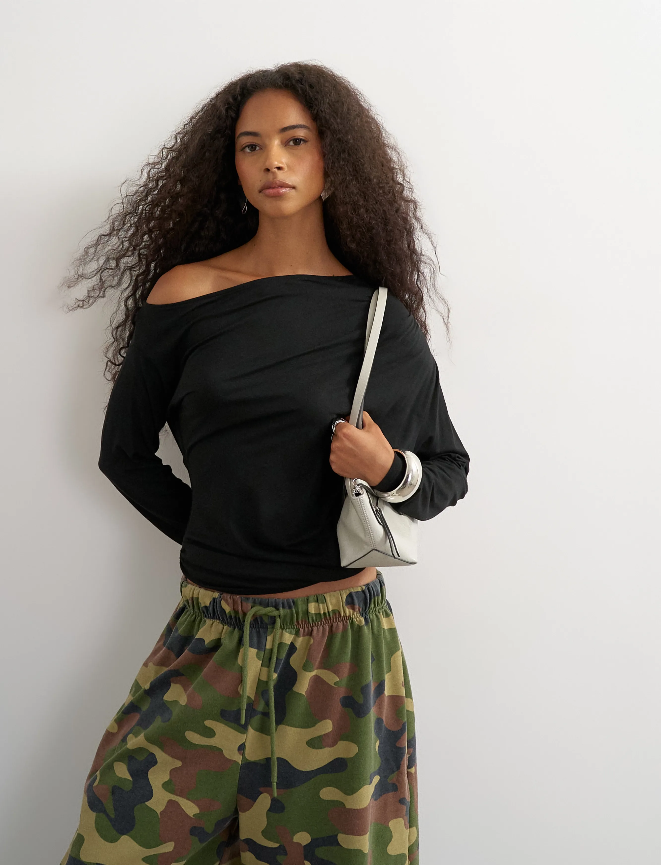Topshop - TSBOA OFF SHOULDER LS TOP JRS - langærmede toppe - jet black - 5