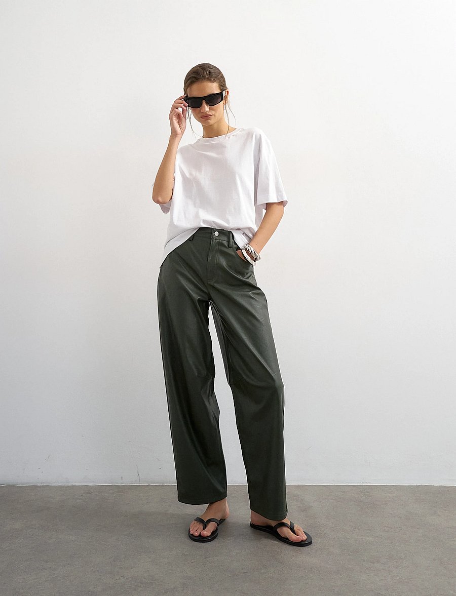 Topshop - TSTALLA COATED BARREL TROUSERS - barrel trousers - green bee - 0