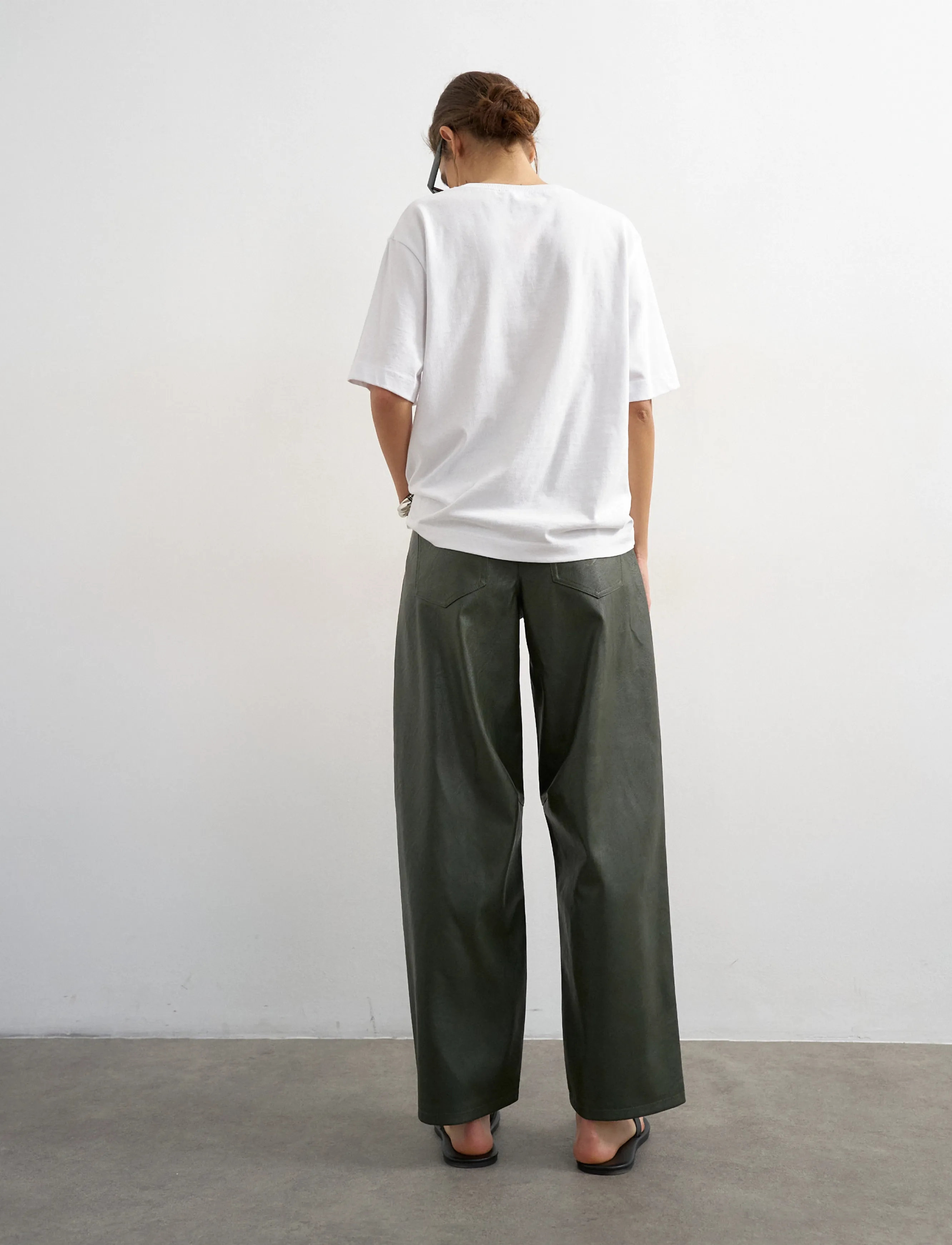 TOPSHOP Tstalla Coated Barrel Trousers byxor dam – bild 2