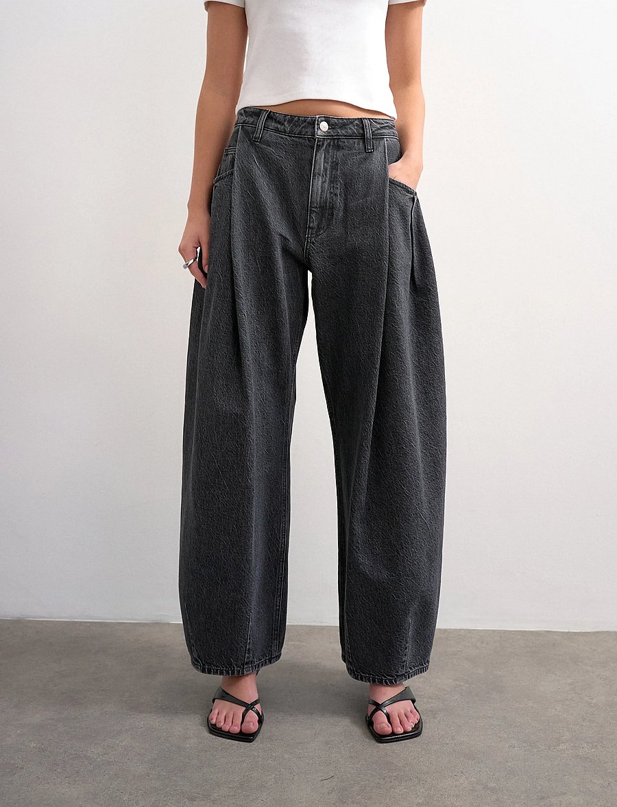 Topshop - TSCOCOON DNM JEANS BLW - barrel jeans - black denim - 4