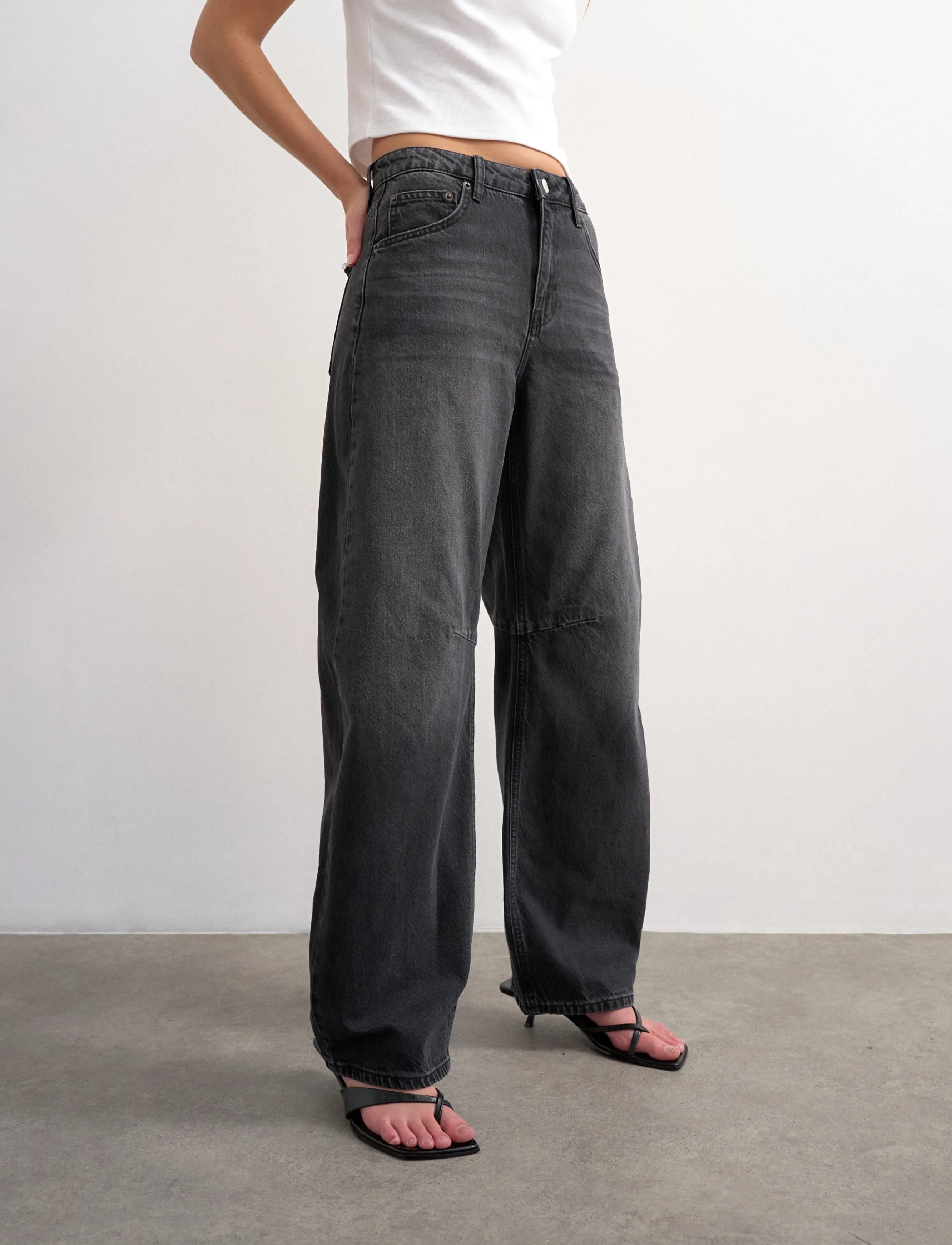 Topshop TSBARREL HR DENIM JEANS BLW NOOS - Barrel Jeans - BLACK DENIM / black