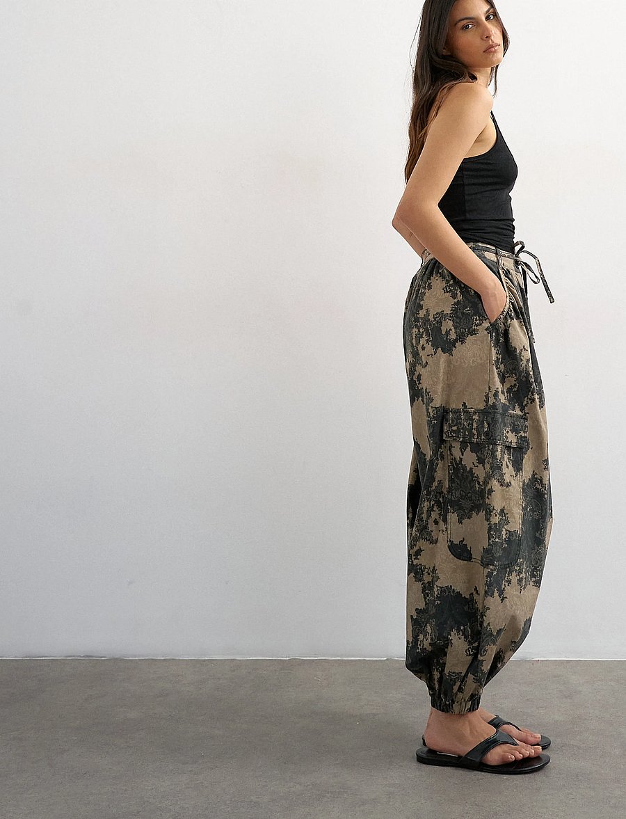 Topshop - TSKAMMI BALLOON AOP CARGO TROUSERS - cargobyxor - natural - 4