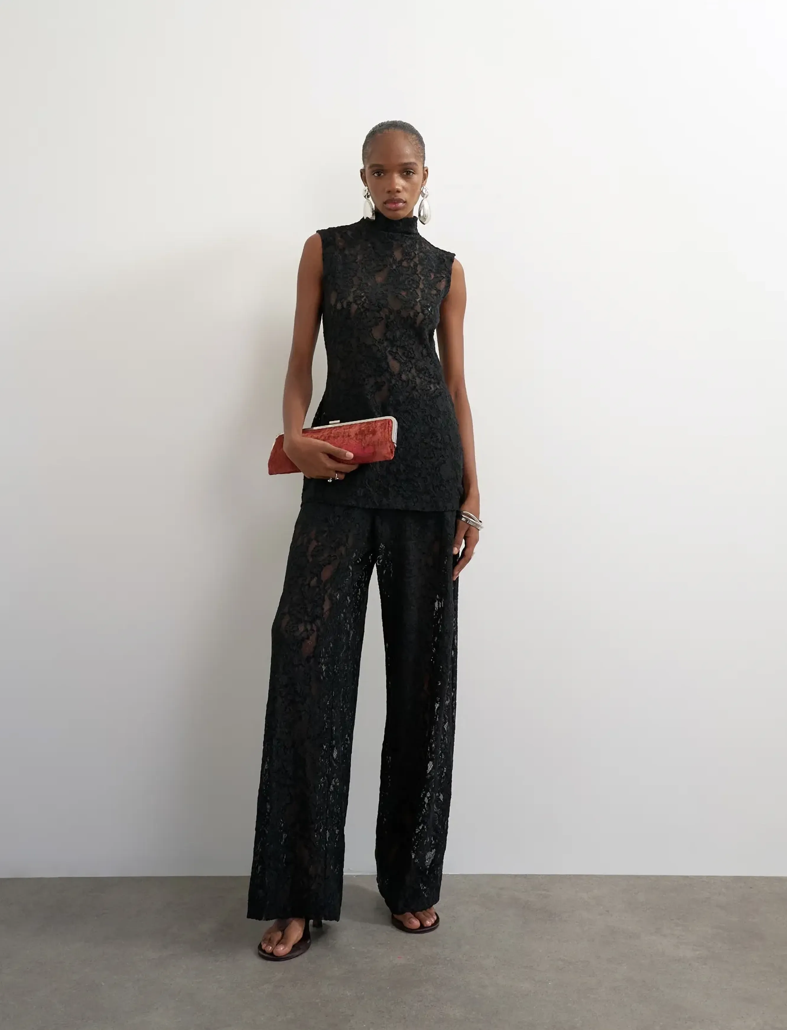 Topshop - TSCOCO LACE HIGH NECK S/L TOP JRS - Ärmellose blusen - black - 4