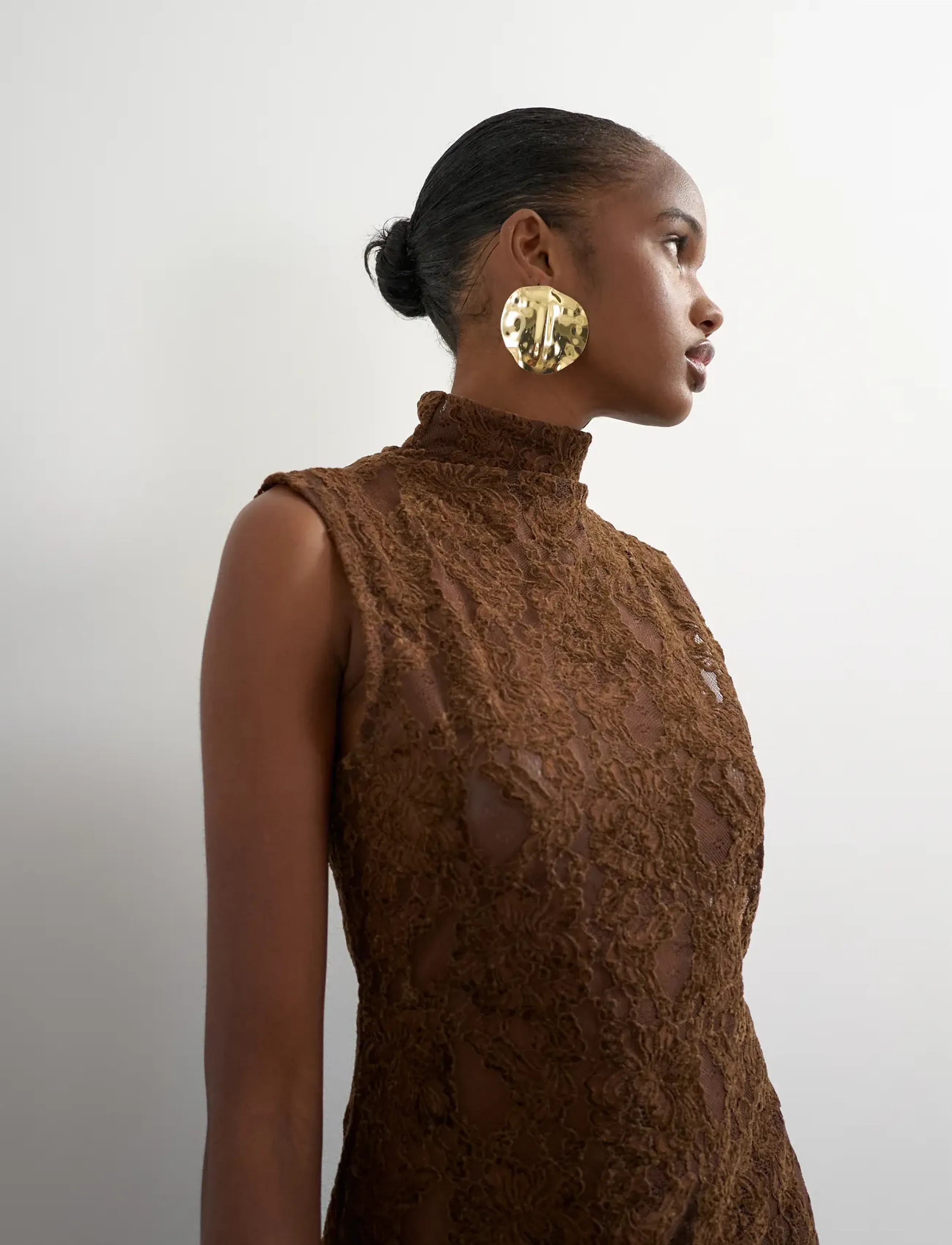 Topshop - TSCOCO LACE HIGH NECK S/L TOP JRS - sleeveless blouses - chocolate brown - 5