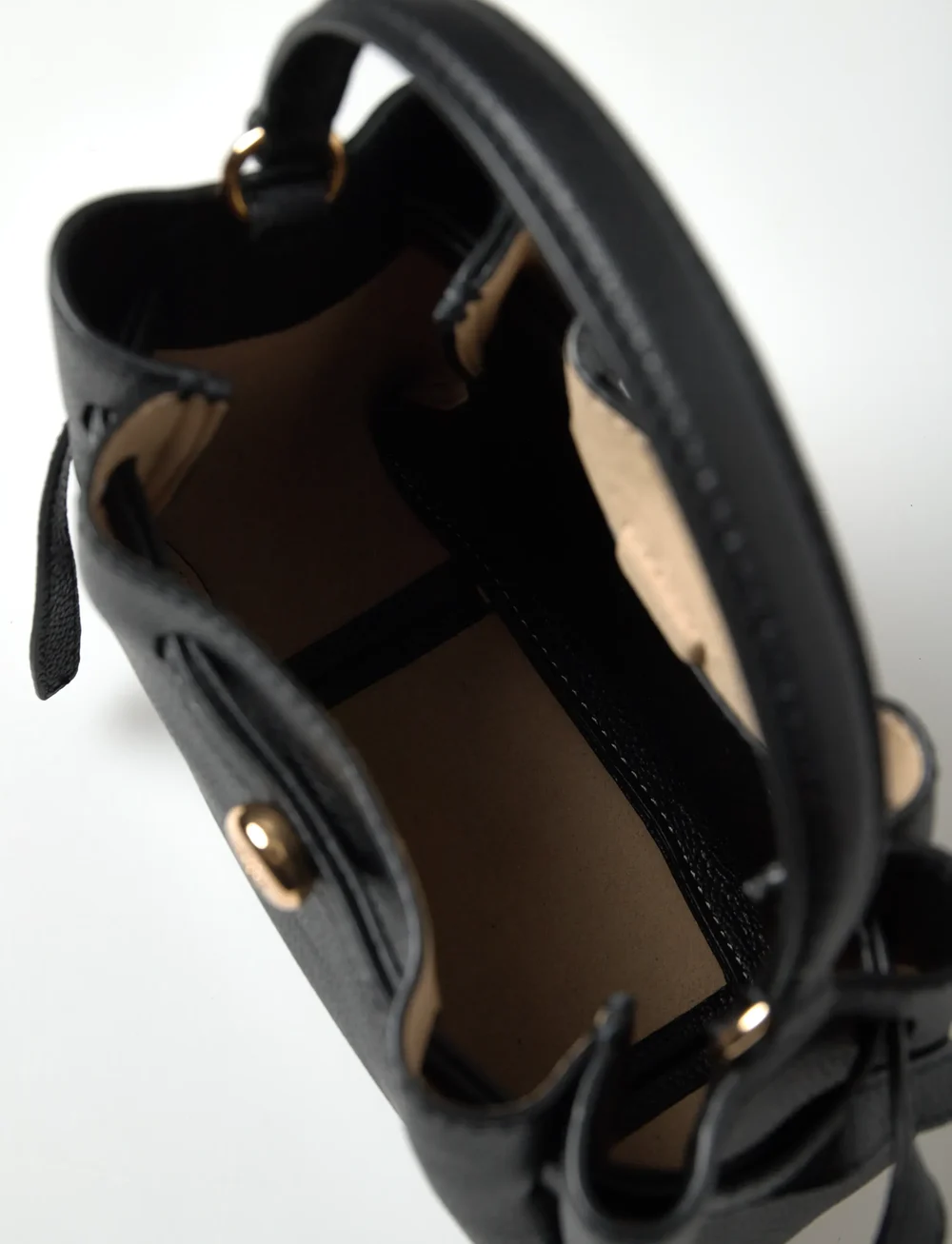 Tory Burch - Romy Mini Bucket Bag - bucket bags - black - 4