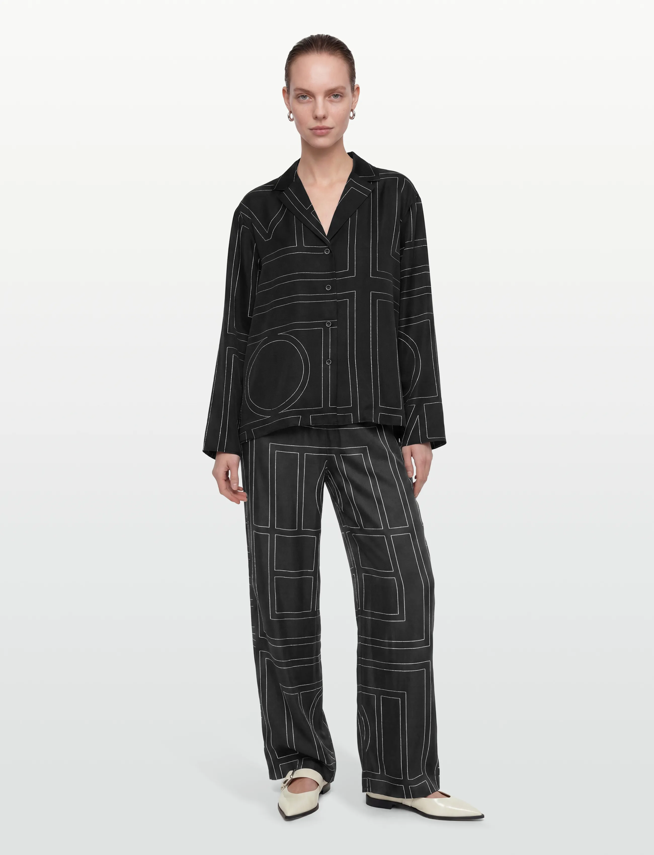 TOTEME Monogram Silk Pj Top, 34, Shirts, Schwarz - Long-sleeved, Frauen